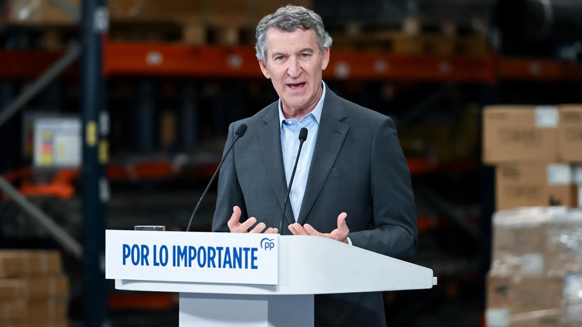 four out of ten PSOE voters support it