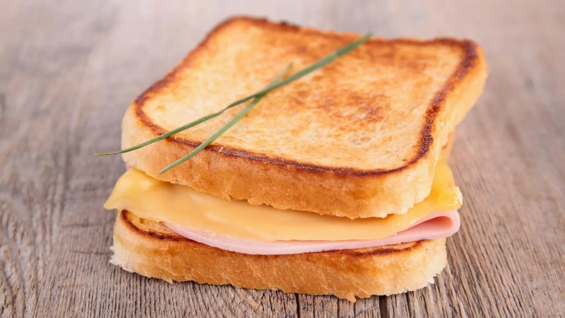 the ingredient that makes your sandwich much crispier