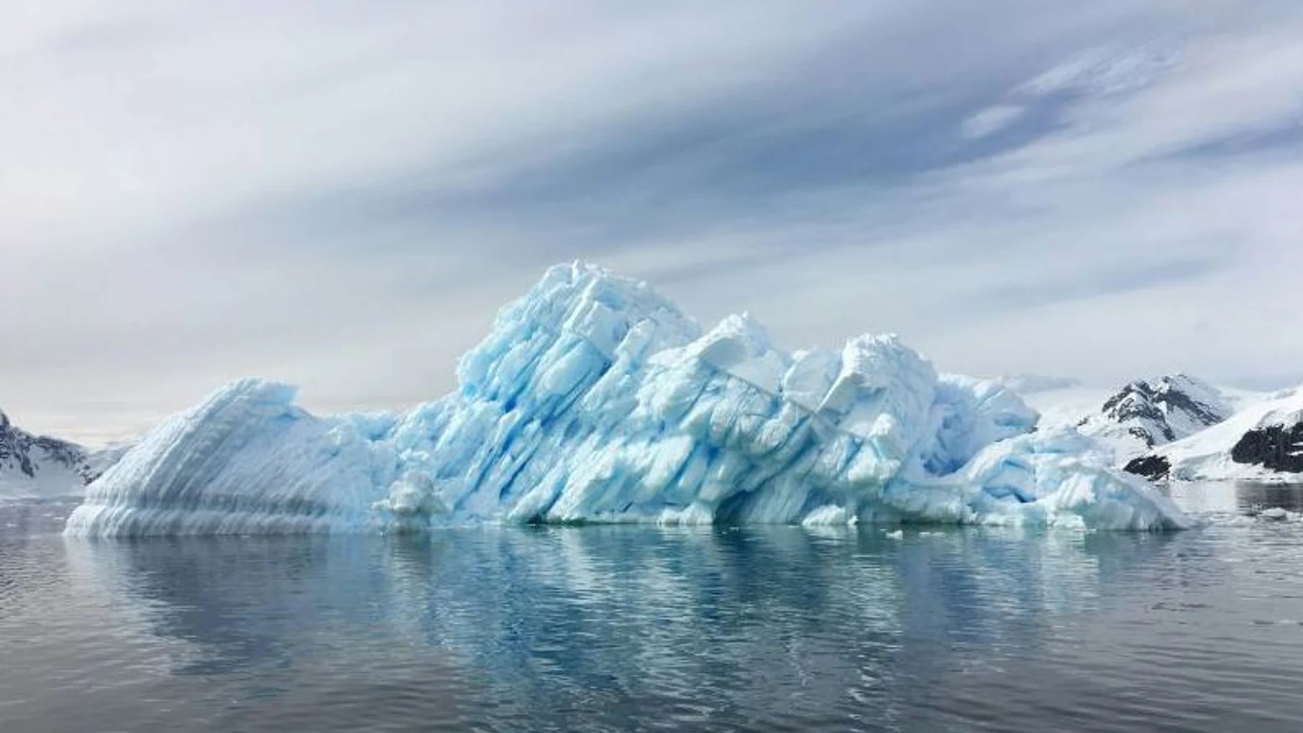 Deep ocean heat increasingly threatens Antarctica