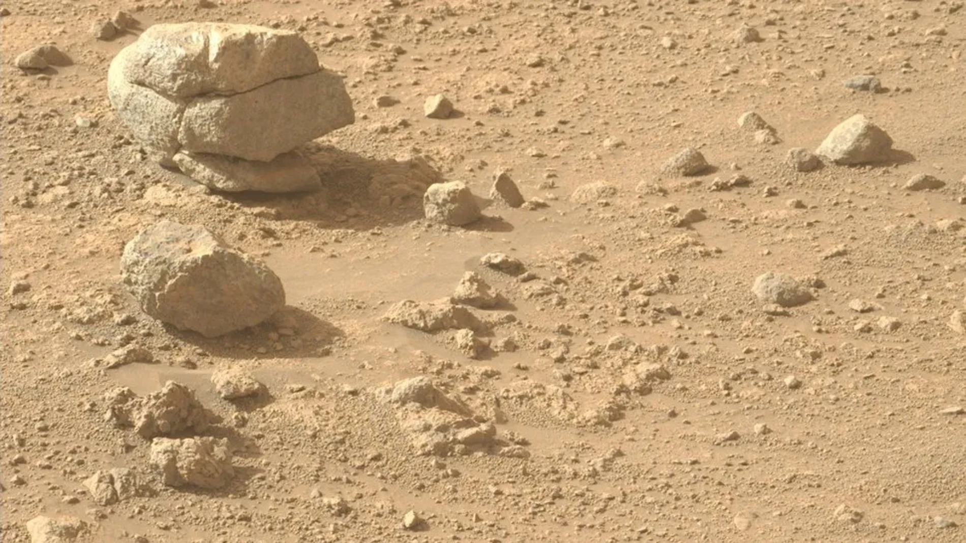 NASA finds strange stacked rocks on Mars