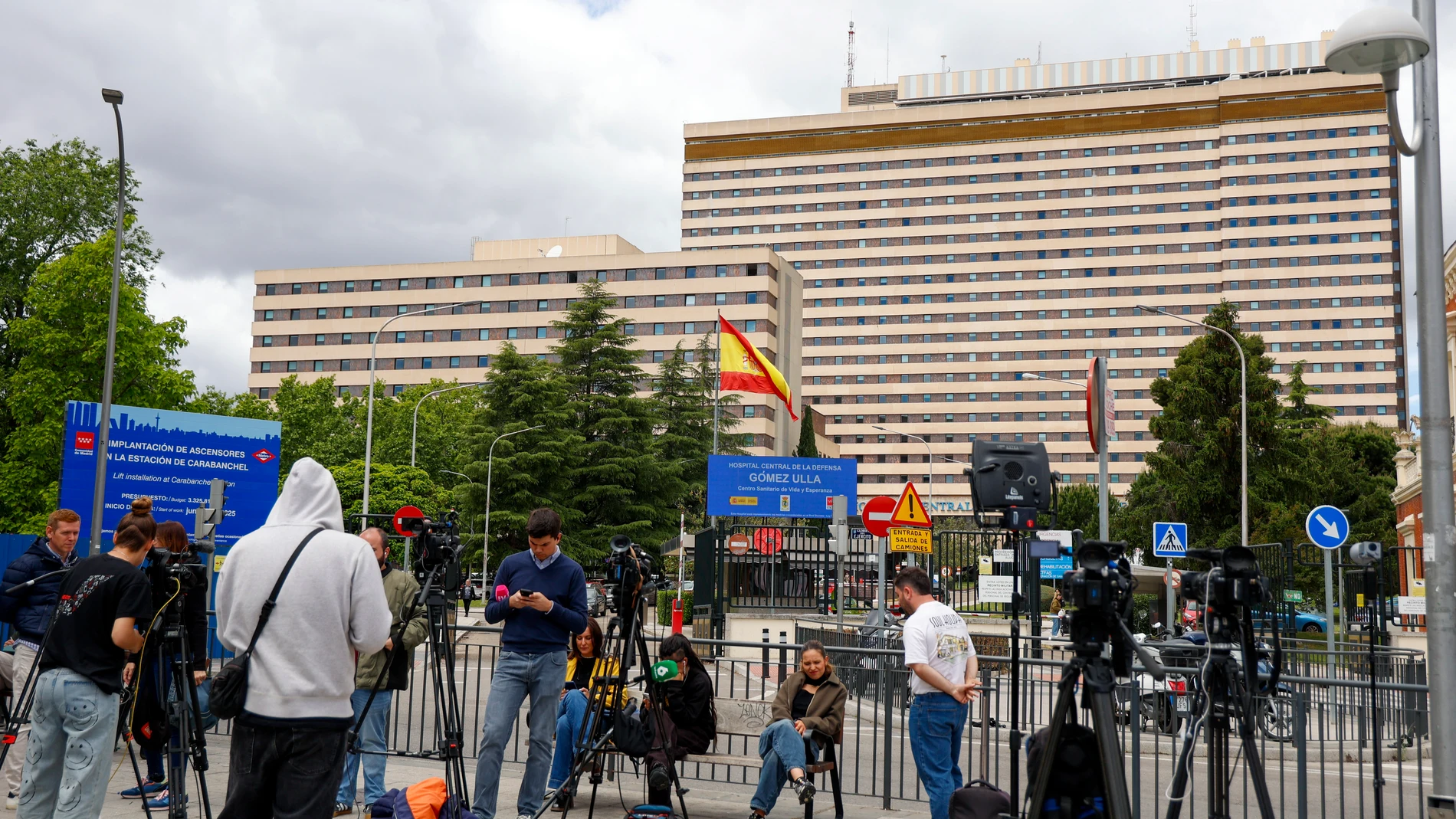 The 70-year-old Spaniard isolated in Gómez Ulla continues to have symptoms