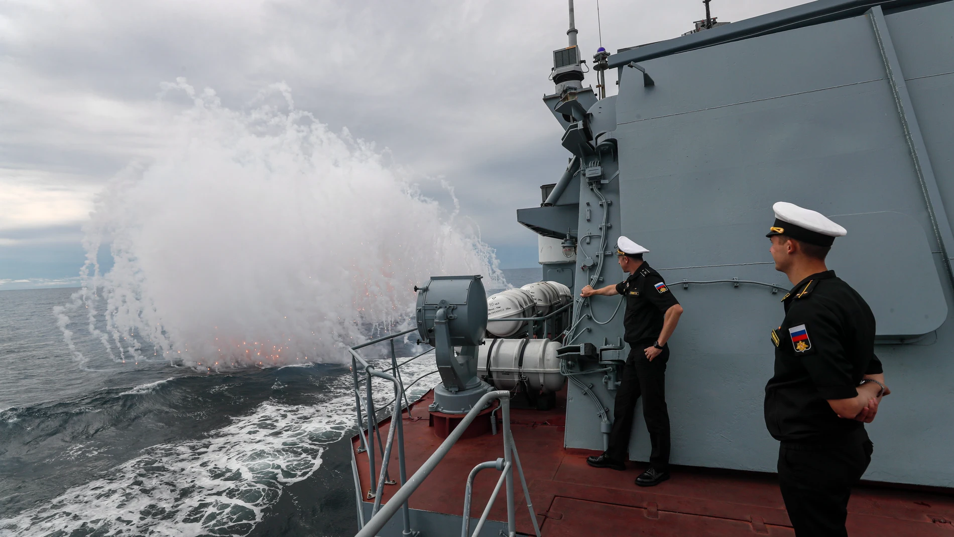 The biggest exercise in Russian history? Nuclear submarines, 65,000 soldiers and nearly 8,000 types of instruments