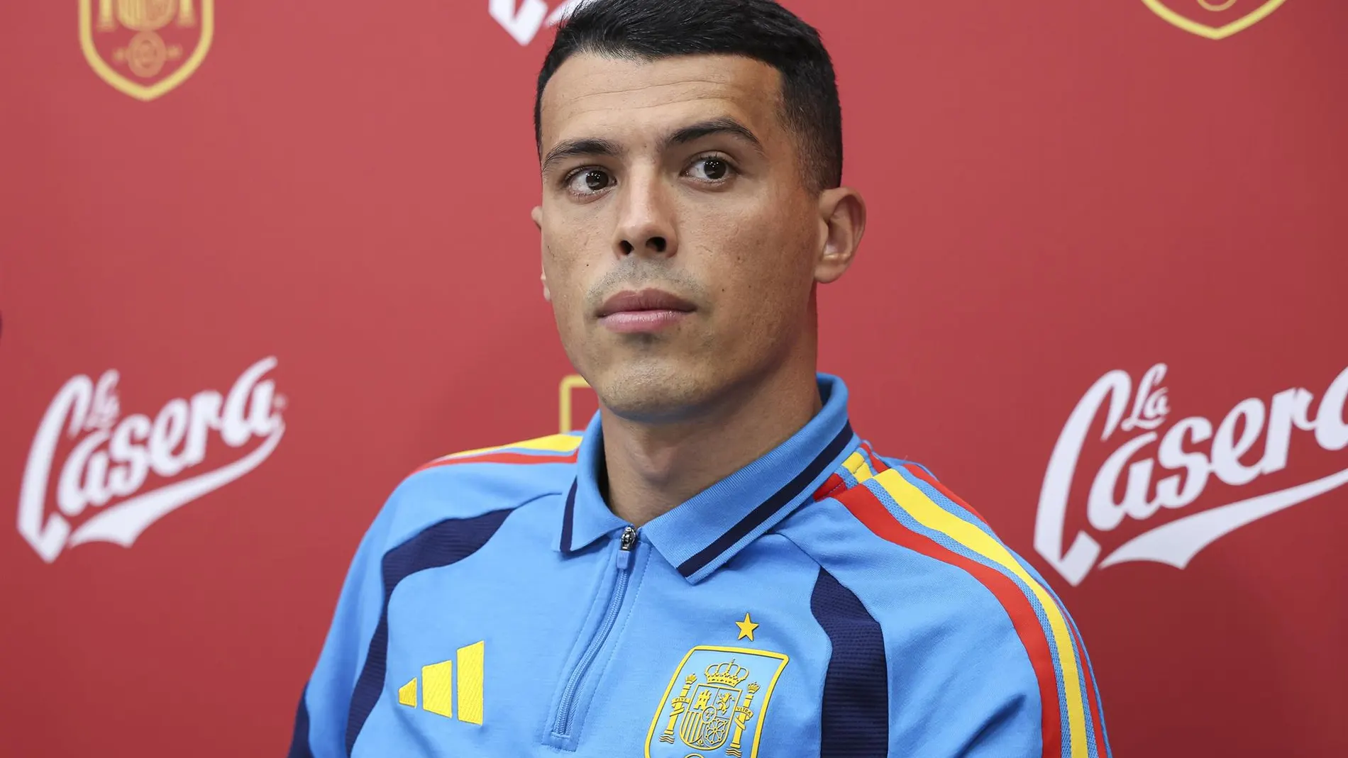 Pedro Porro opens up about his childhood: "My mother was at Mercadona and my father worked on whatever he had, and that's why my grandparents had to stay with me"