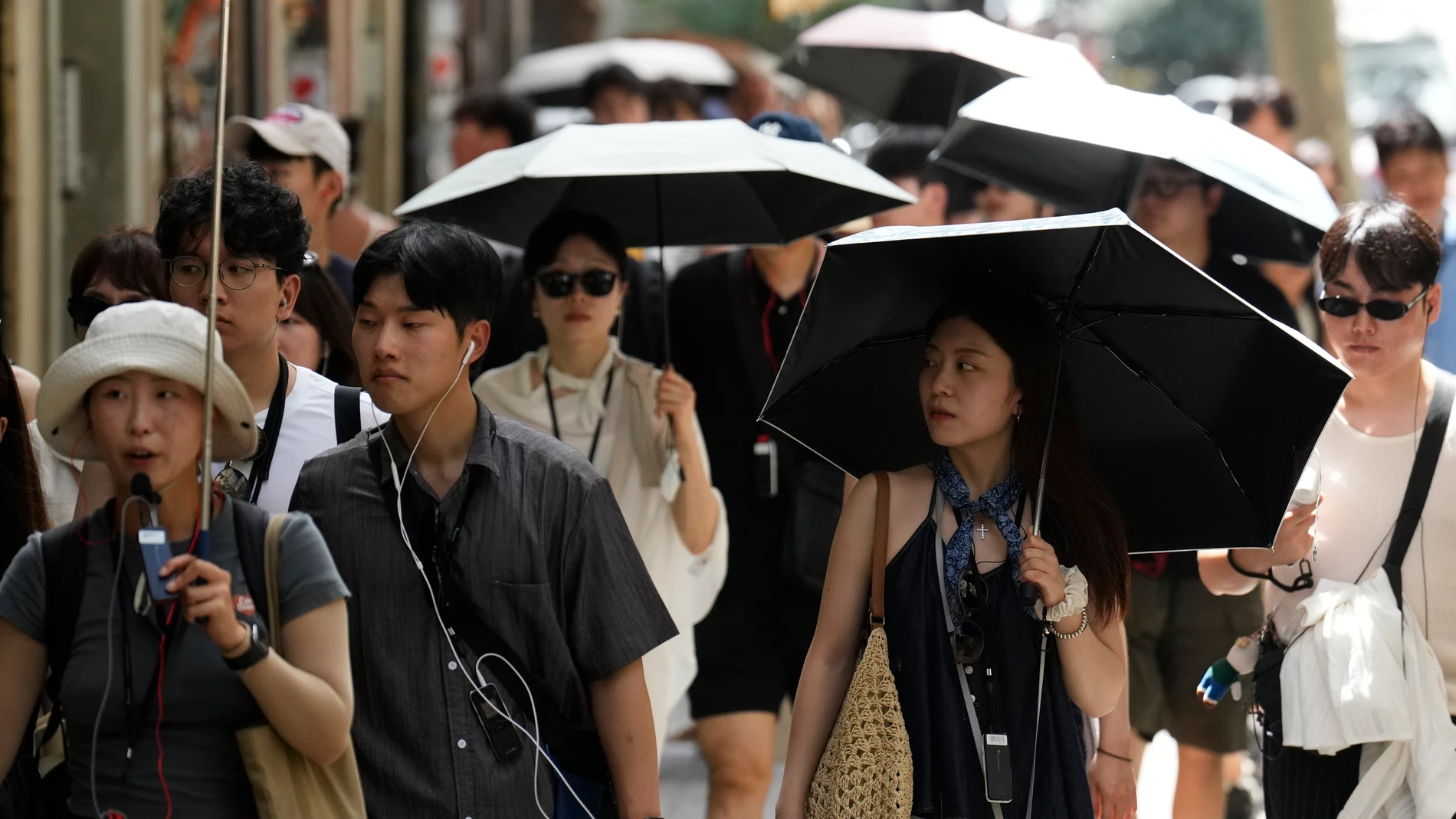 The AEMET predicts maximums of up to 43 degrees this Thursday and maintains the warning for showers with hail in the northwest of the peninsula