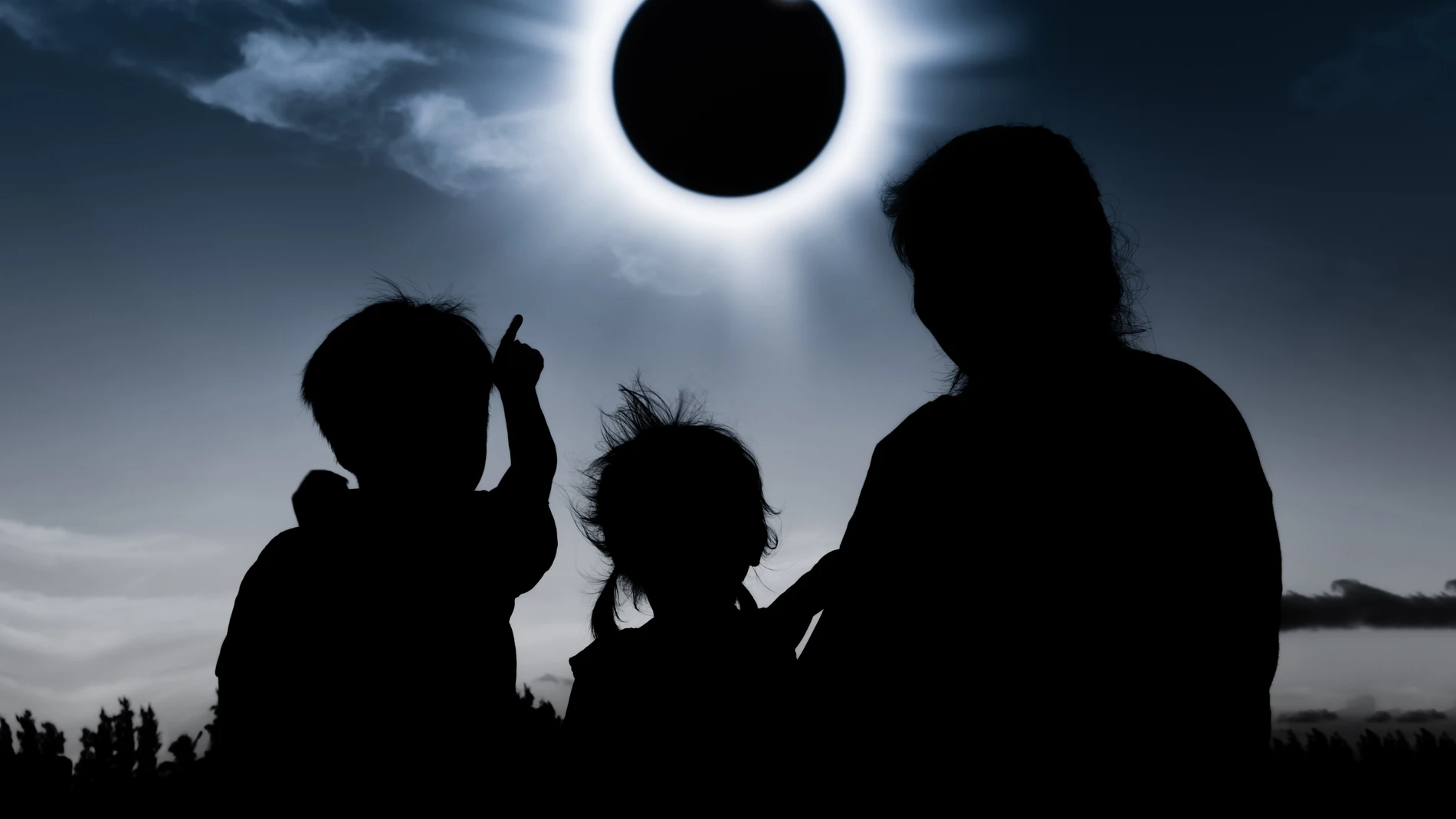 Where to see the eclipse with the family in Madrid if I'm on vacation