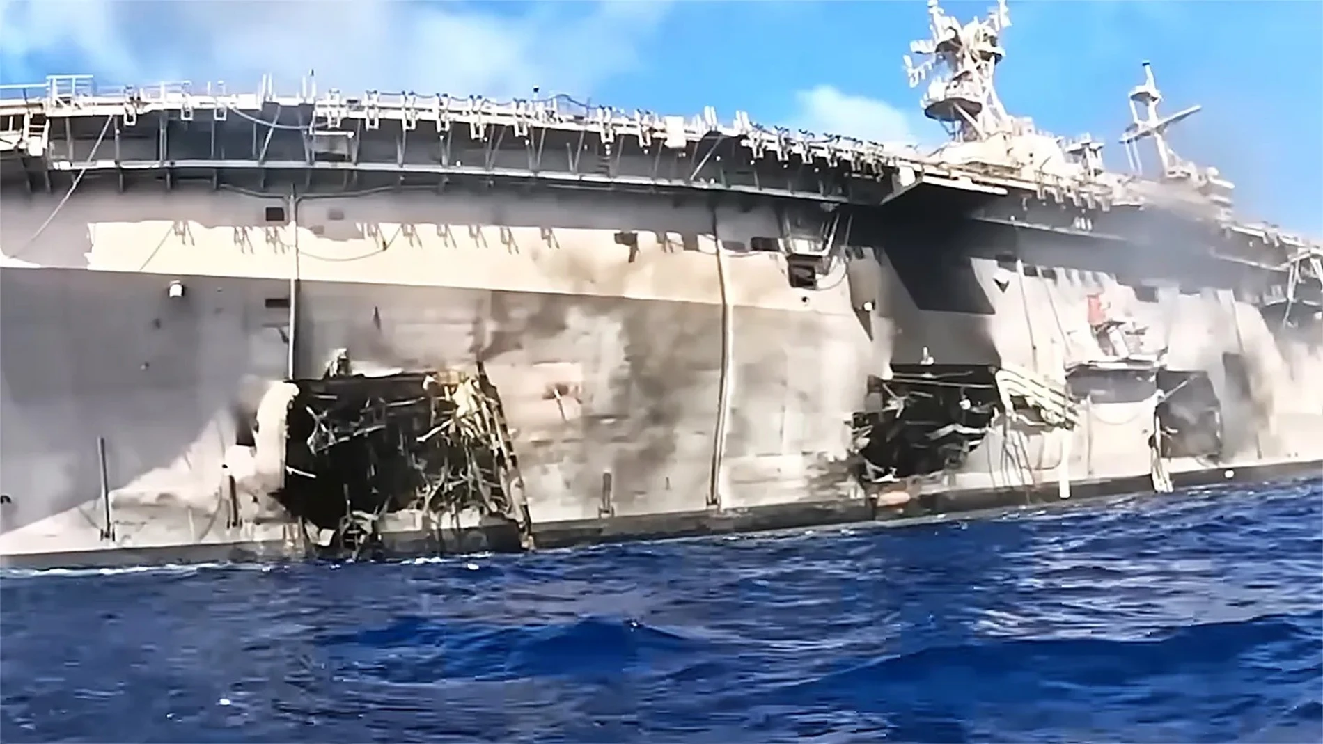 US Navy tests its GARC kamikaze drone ship against a 40,000-ton ship for the first time