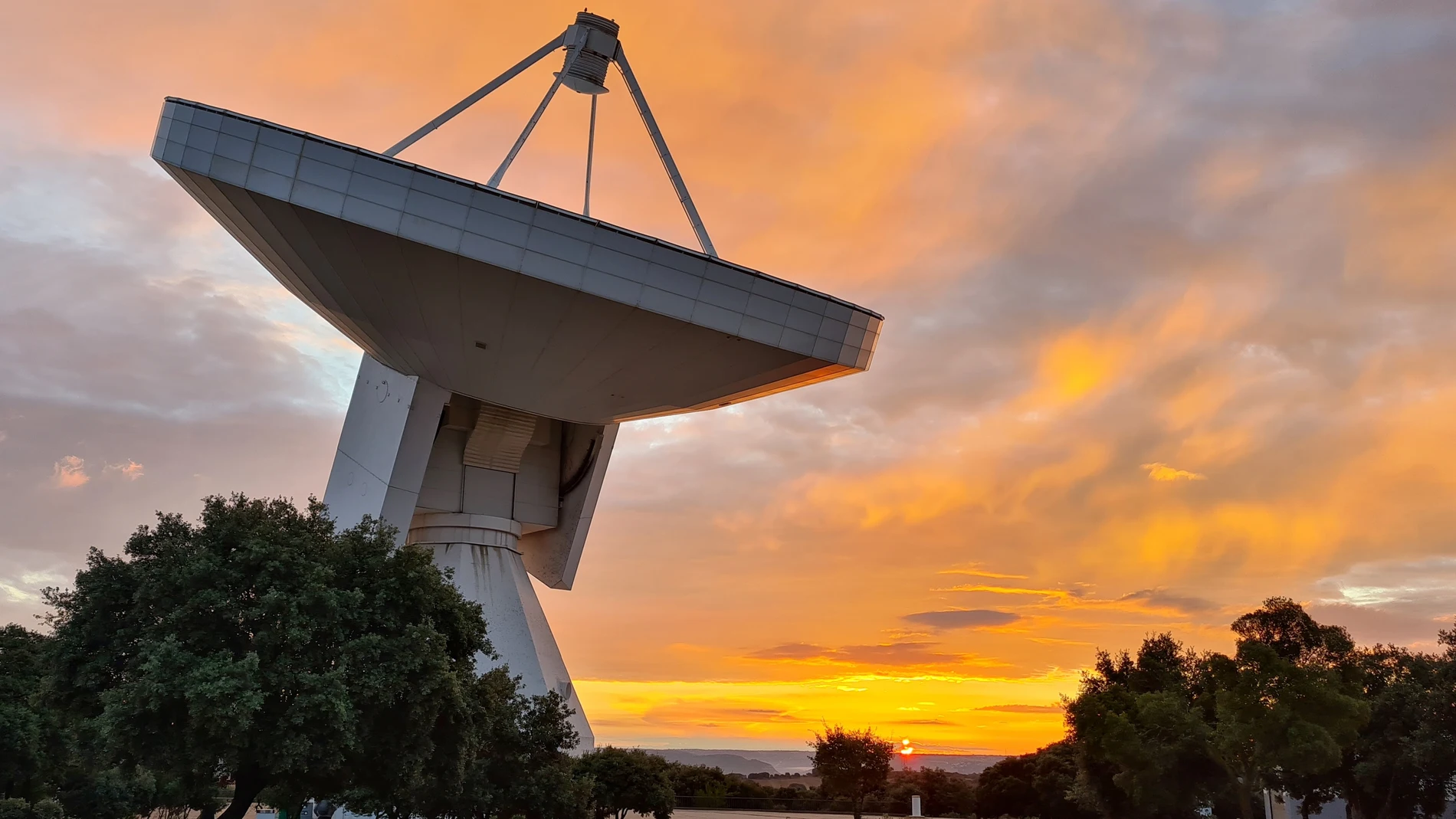 The AEMET makes it clear: its prediction of August 12 details in which areas it will be necessary to avoid clouds and storms to see the eclipse