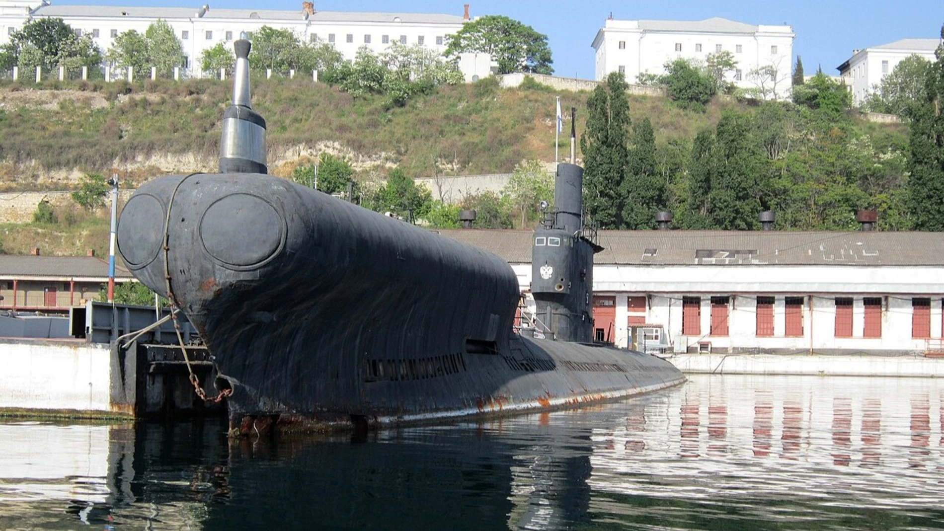 The strange Soviet submarine with a double-barreled bow built to test secret weapons