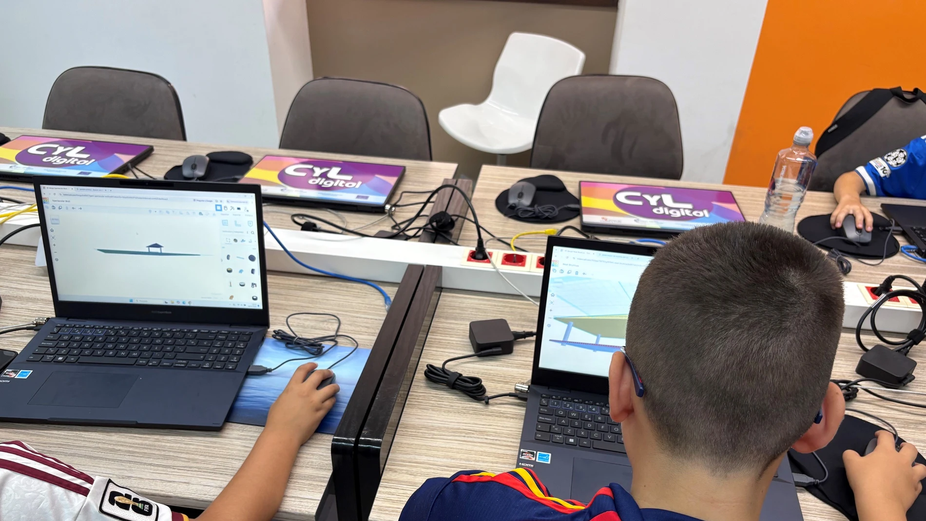 Training in digital skills does not stop even in August