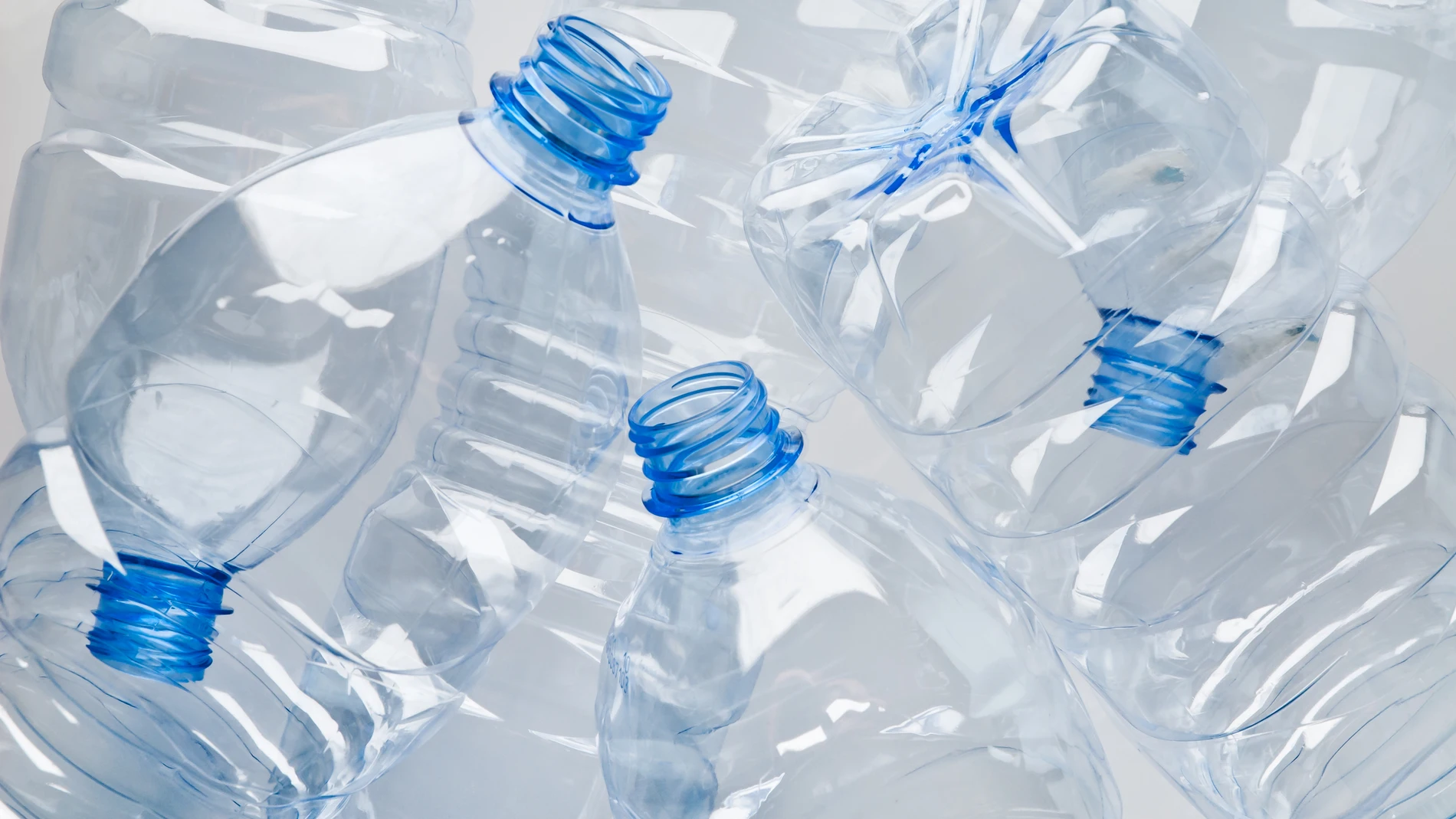 Almost no one knows what the triangles on plastic packaging mean and it is more important than it seems