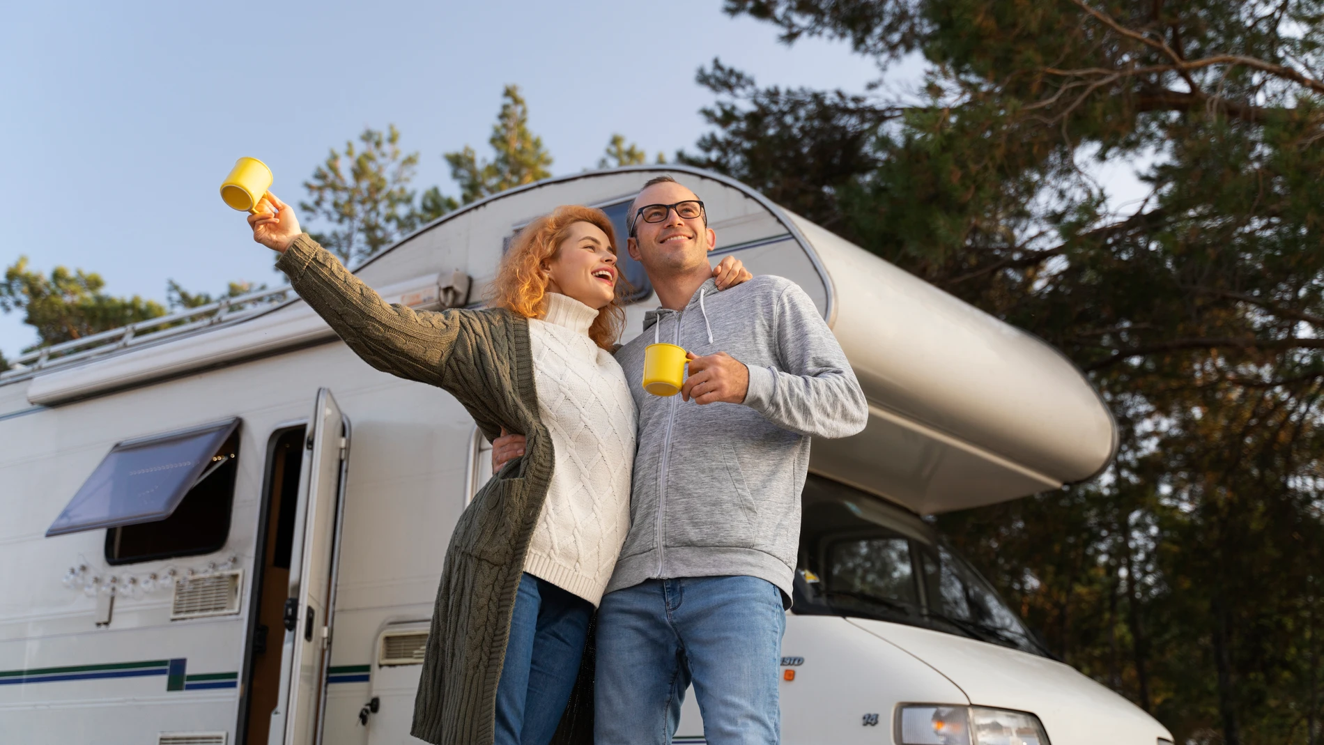 A couple left their home to live in a caravan and managed to save more than 23,000 euros