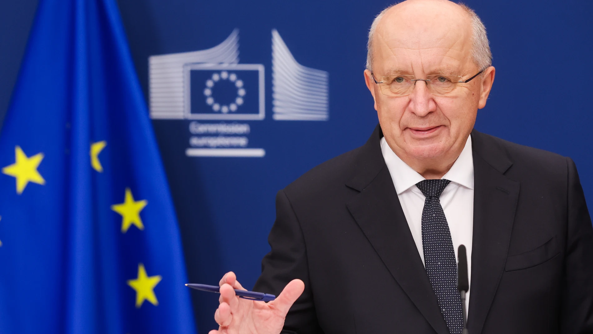 Andrius Kubilius, European Commissioner for Defense: "I hope that Spain finds a way to comply with its obligations"
