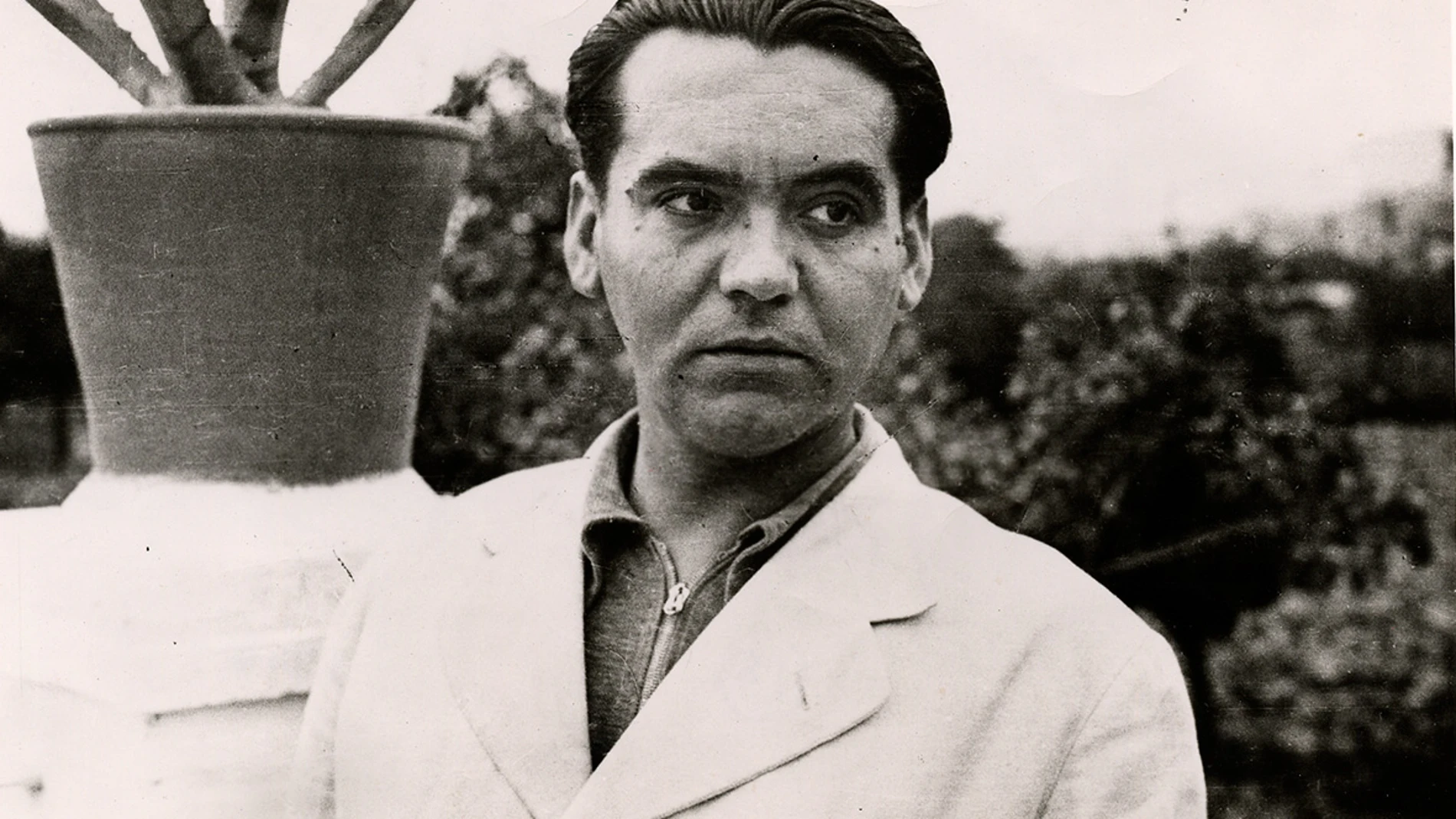Federico García Lorca, writer, on freedom: "On the flag of freedom I embroidered the greatest love of my life"