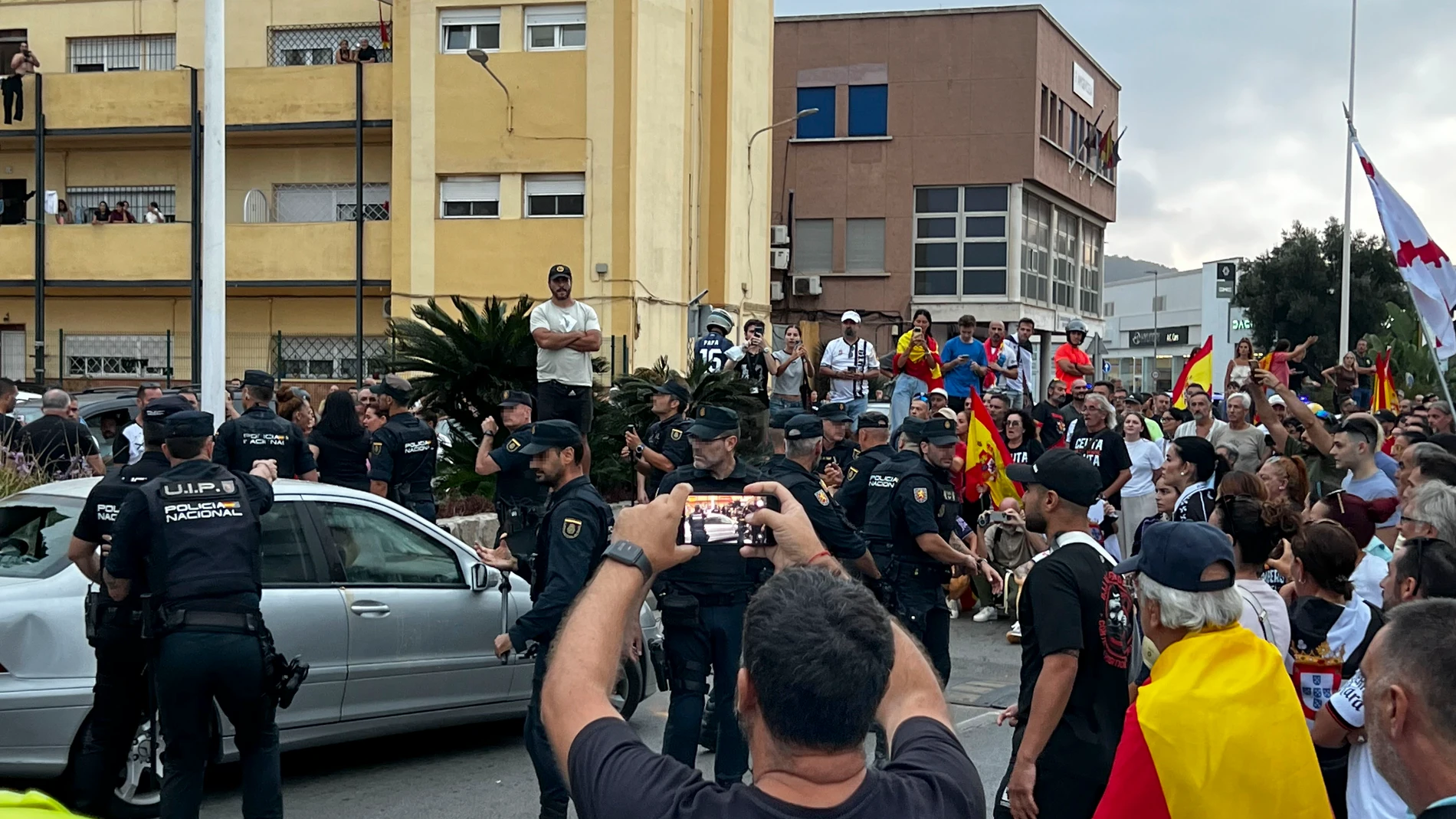 Incidents in Ceuta when numerous citizens tried to prevent the entry into the city of a group that was linked to the pro-ETA environment