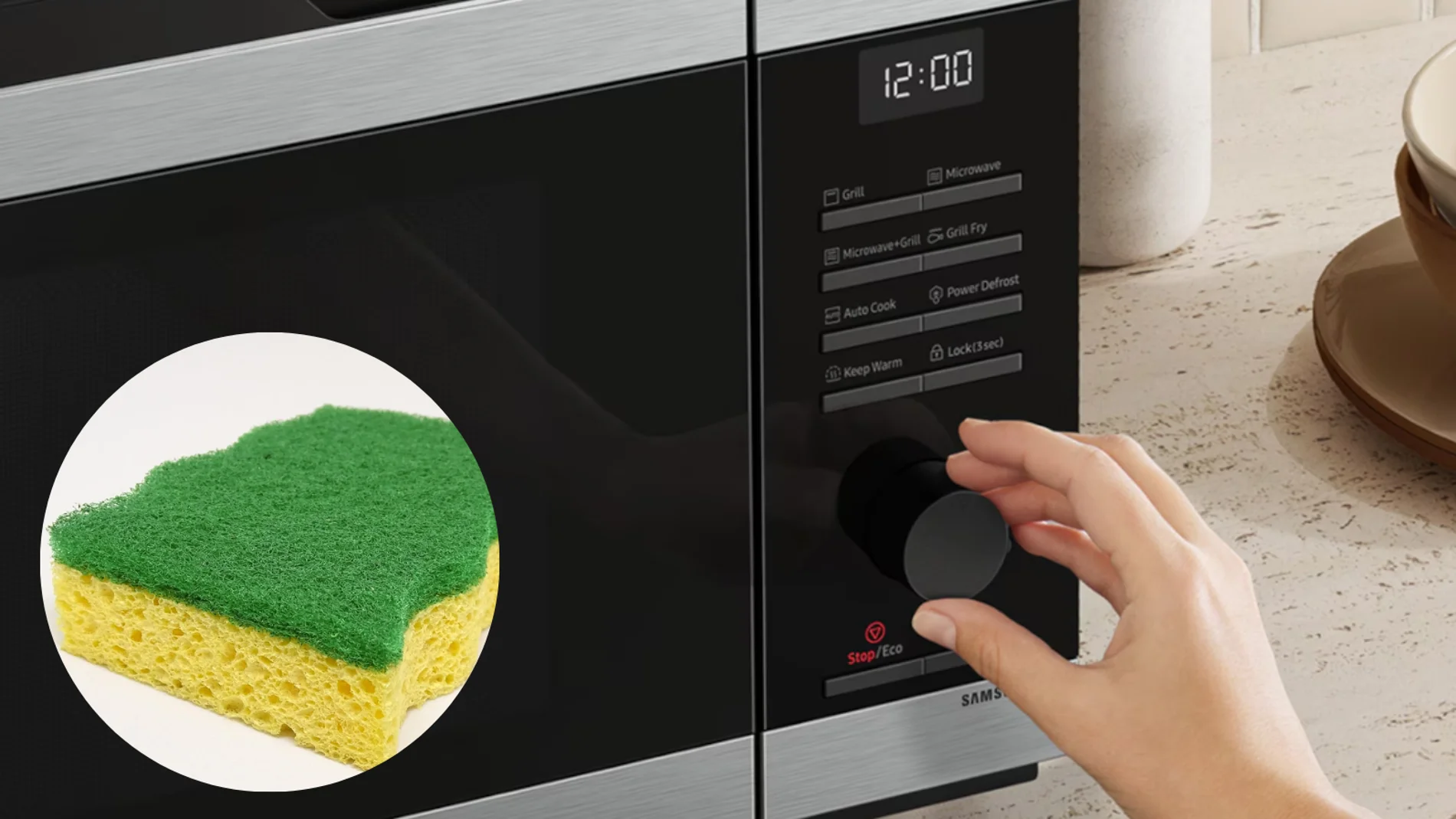 Placing a scouring pad inside the microwave: what it is for and why some experts recommend it