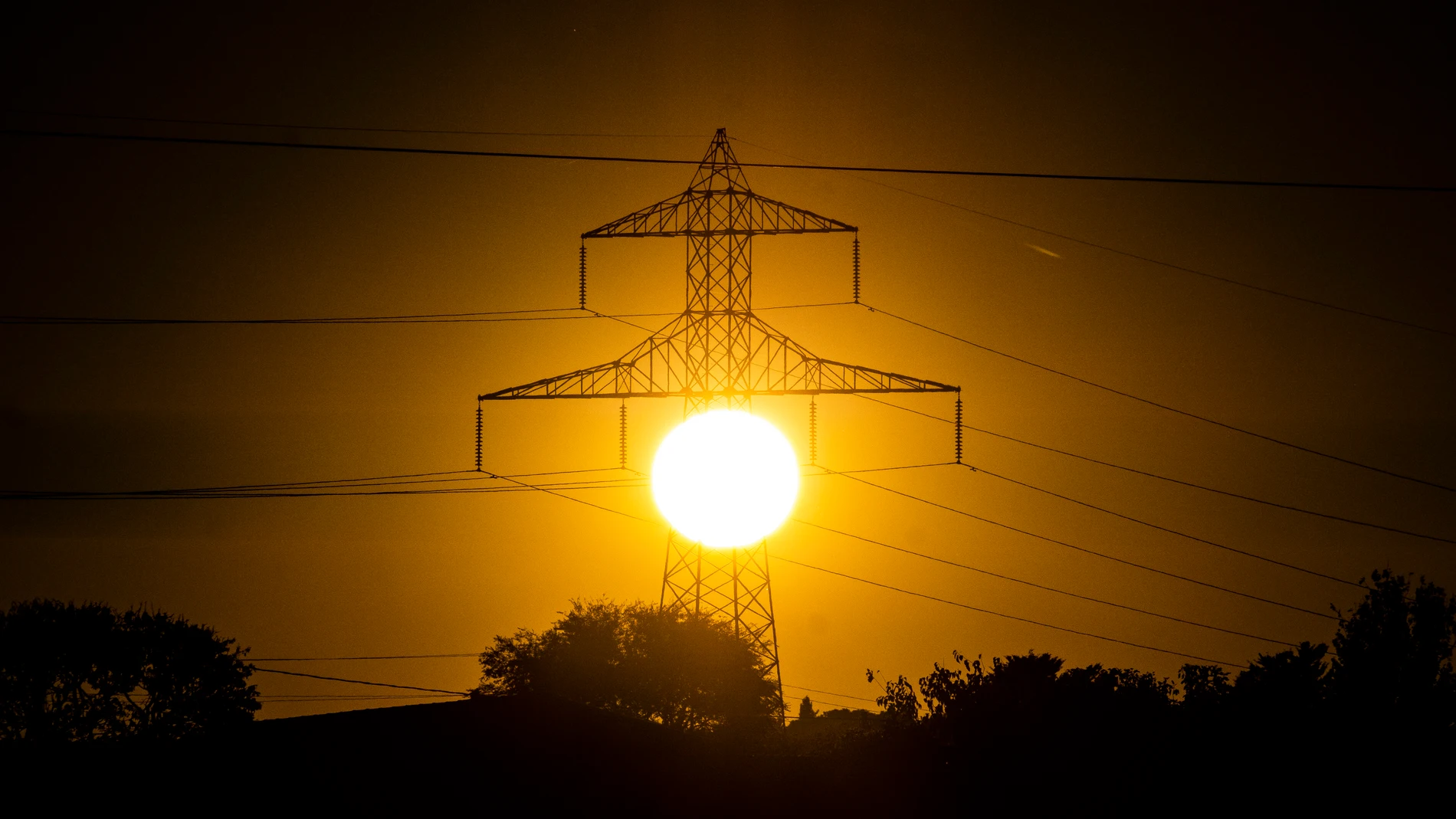 Portugal is ahead of Spain in data centers: it is studying splitting the electricity operator into two