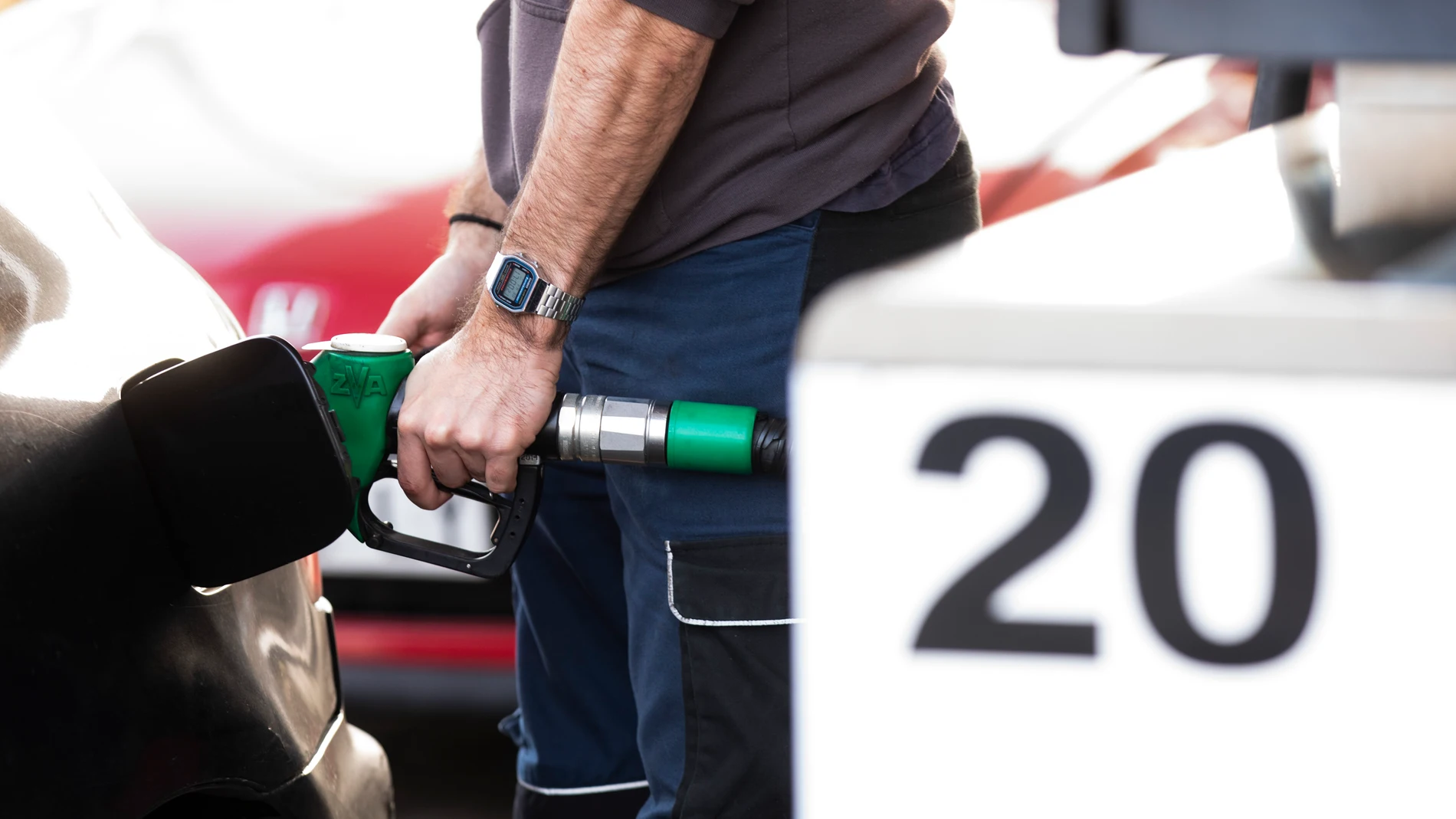 These are the cheapest gas stations in Spain: under 2 euros
