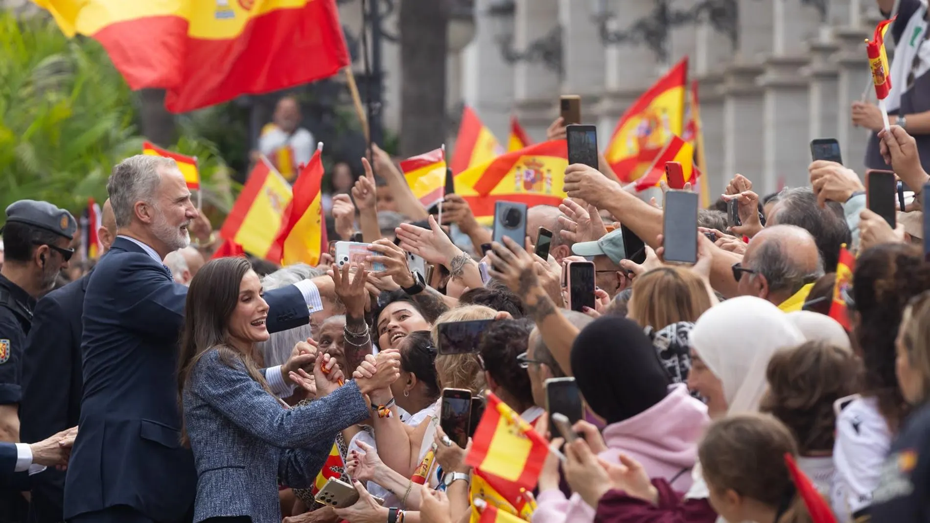Visit of the Kings to Ceuta, live: last minute of Felipe VI and Letizia, migratory crisis and elections of 29N