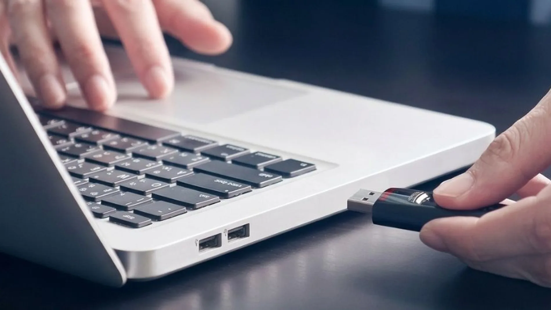 A worker was fired while on leave for copying 185 confidential company files onto a USB; Justice endorsed the disciplinary dismissal