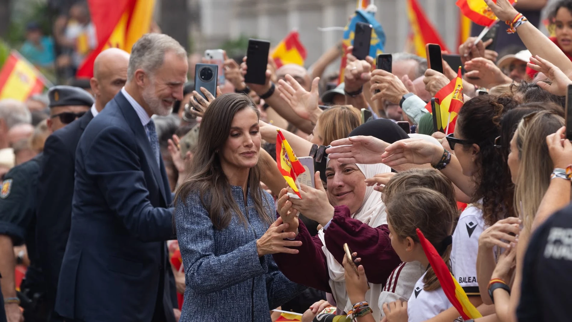 The people of Ceuta turn to the Kings: "Ceuta is not for sale, Ceuta defends itself!"